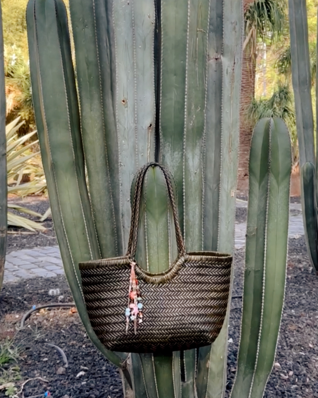 LEATHER MIDI WOVEN BAG - GREEN
