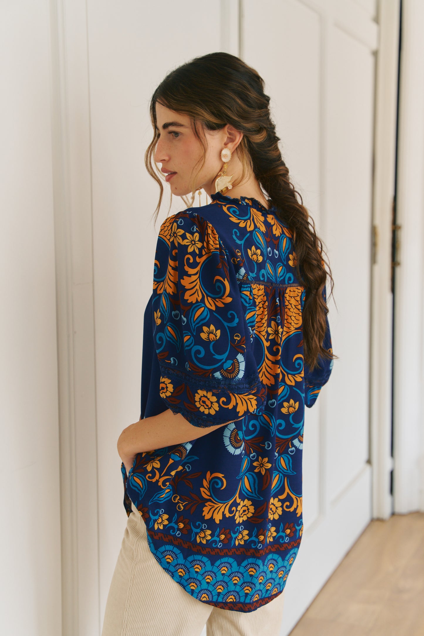 MOON DANCE PRINT CYRA BLOUSE