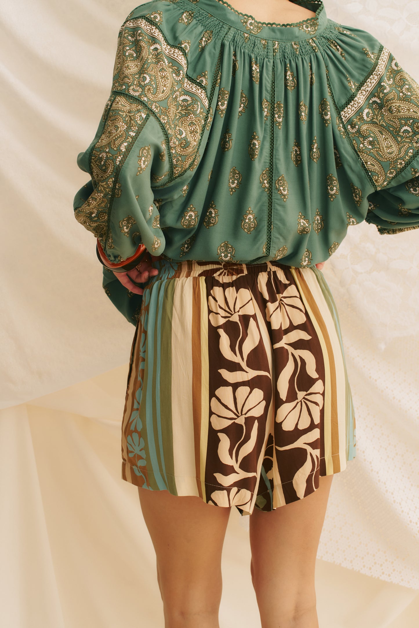 CACAO MIST PRINT FLORA SHORTS