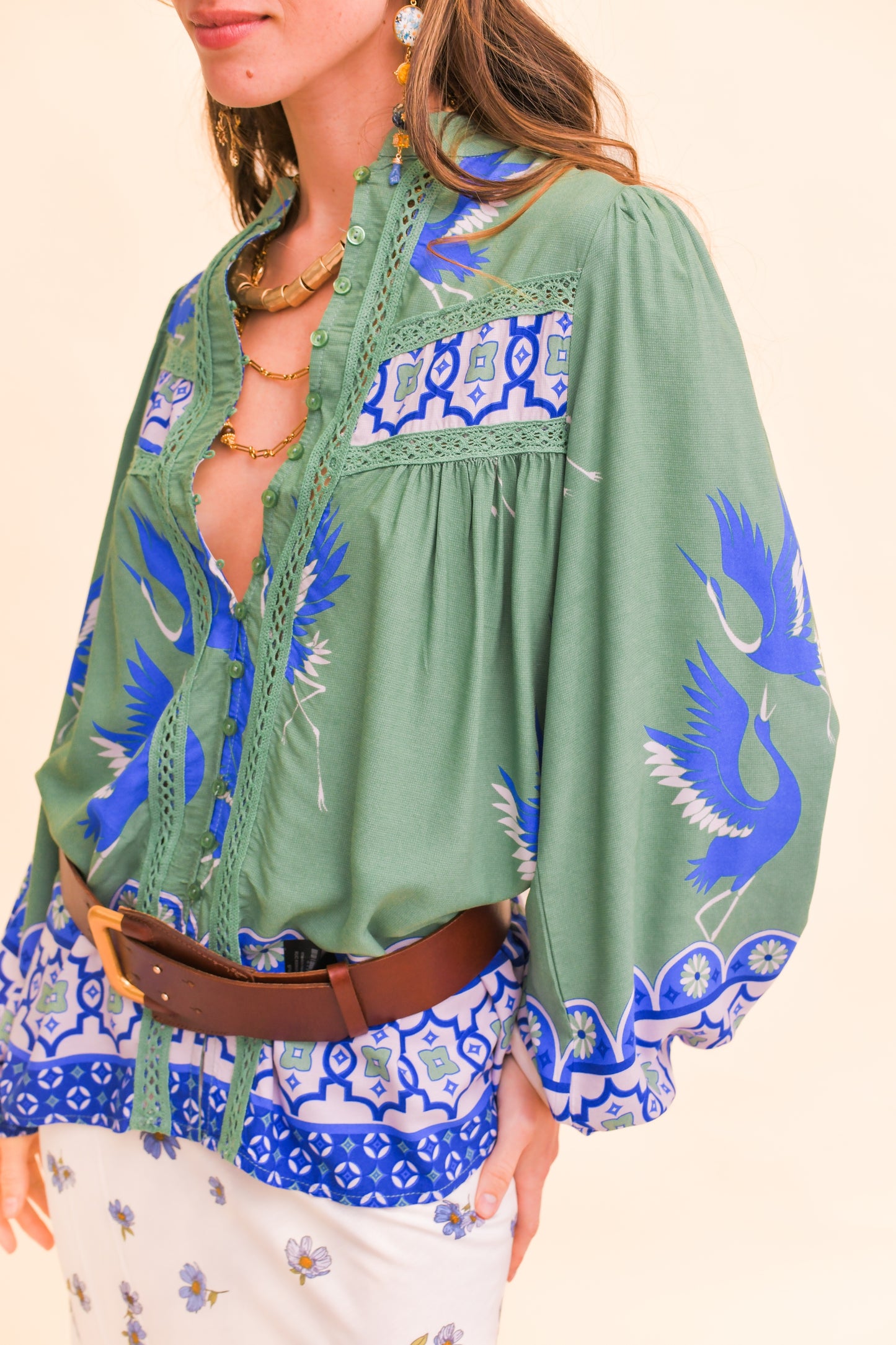 BLUE BIRD PRINT BEE BLOUSE