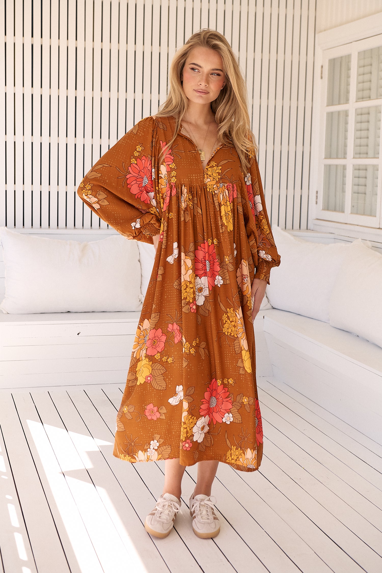 NATALIA TIA MIDI – Jarlie Wild