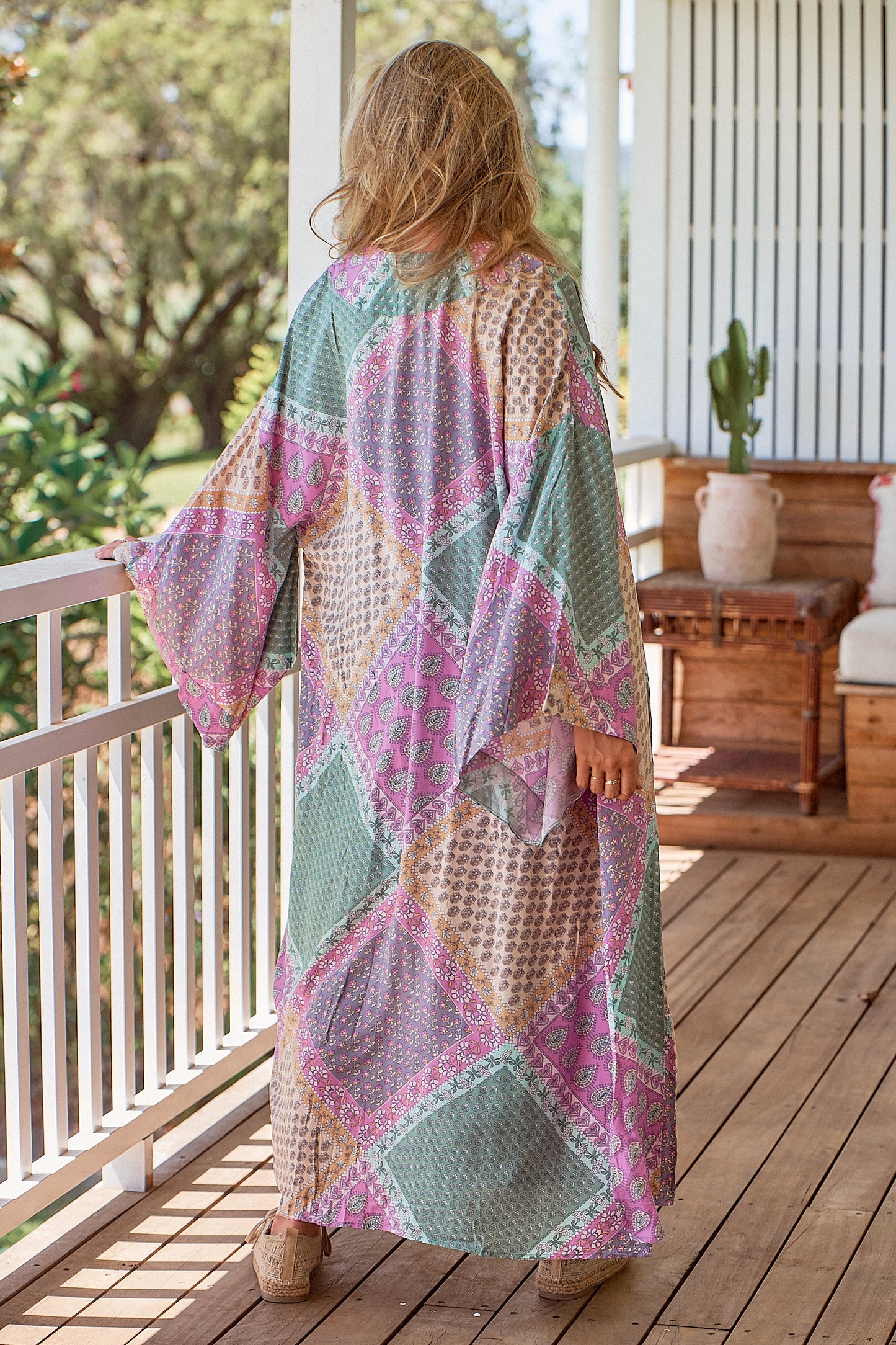 LAVENDER HAZE PRINT GALLERY KIMONO