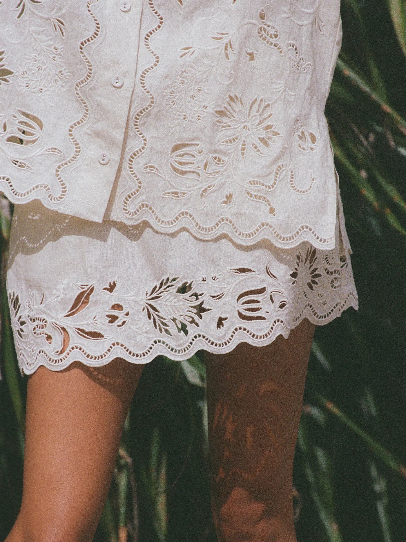 CONNIE MINI SKIRT BRODEIRED