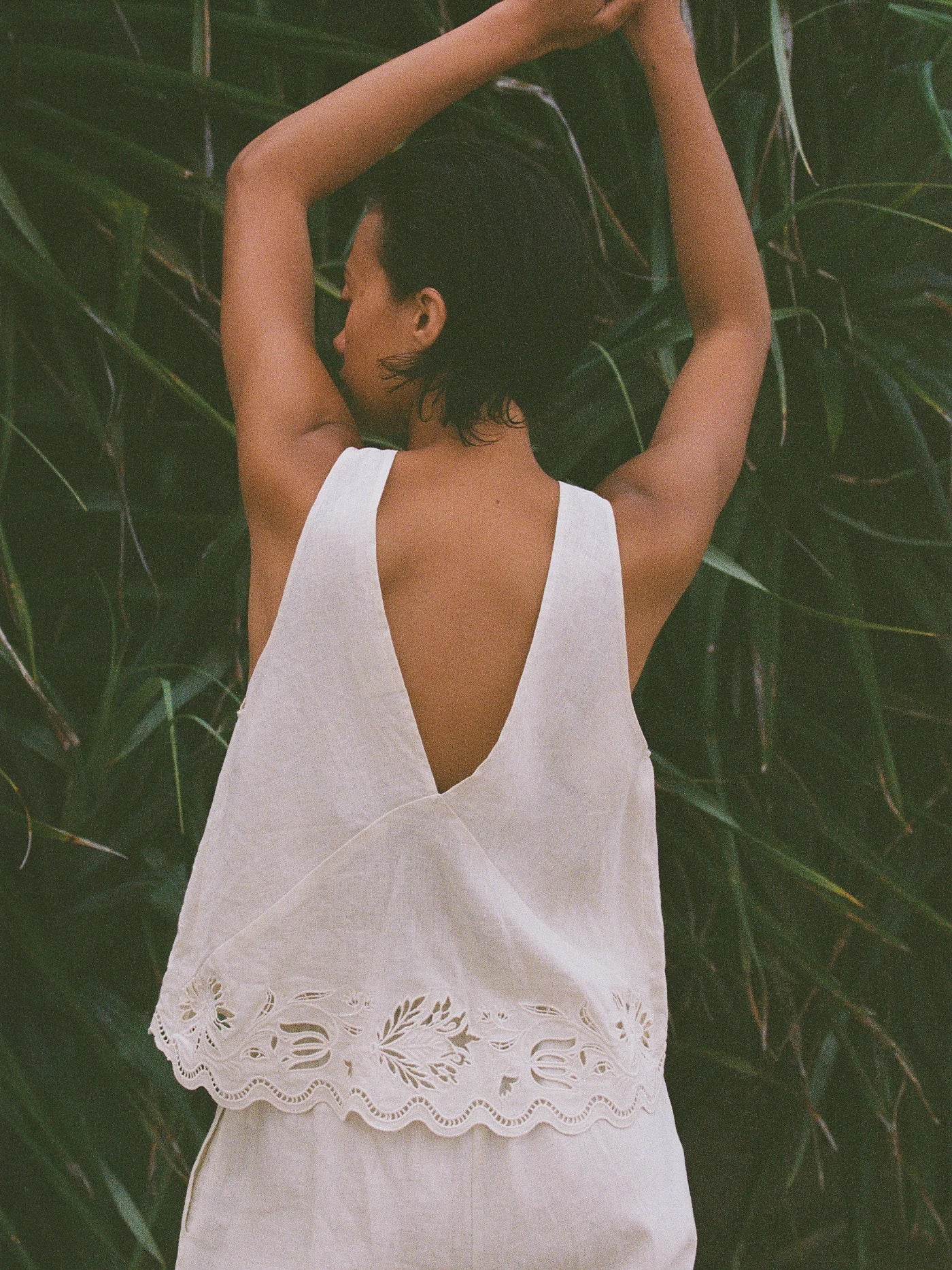 KAIA TOP SERPENTINE BRODERIE
