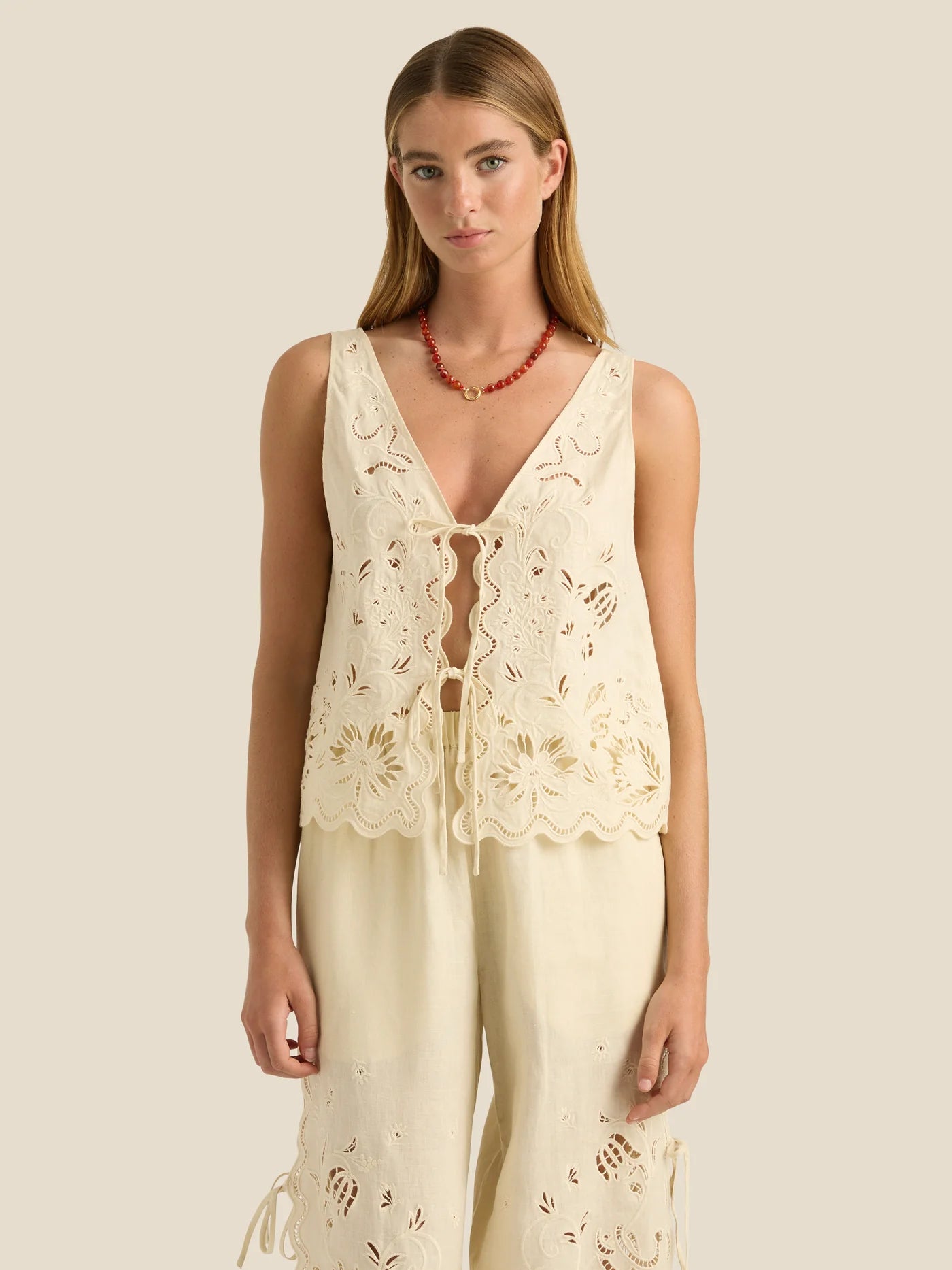 KAIA TOP SERPENTINE BRODERIE