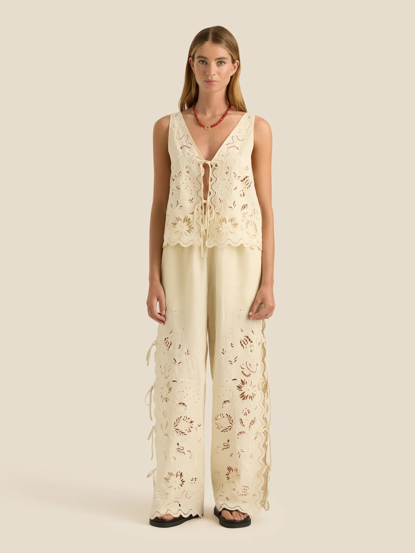 KAIA TOP SERPENTINE BRODERIE