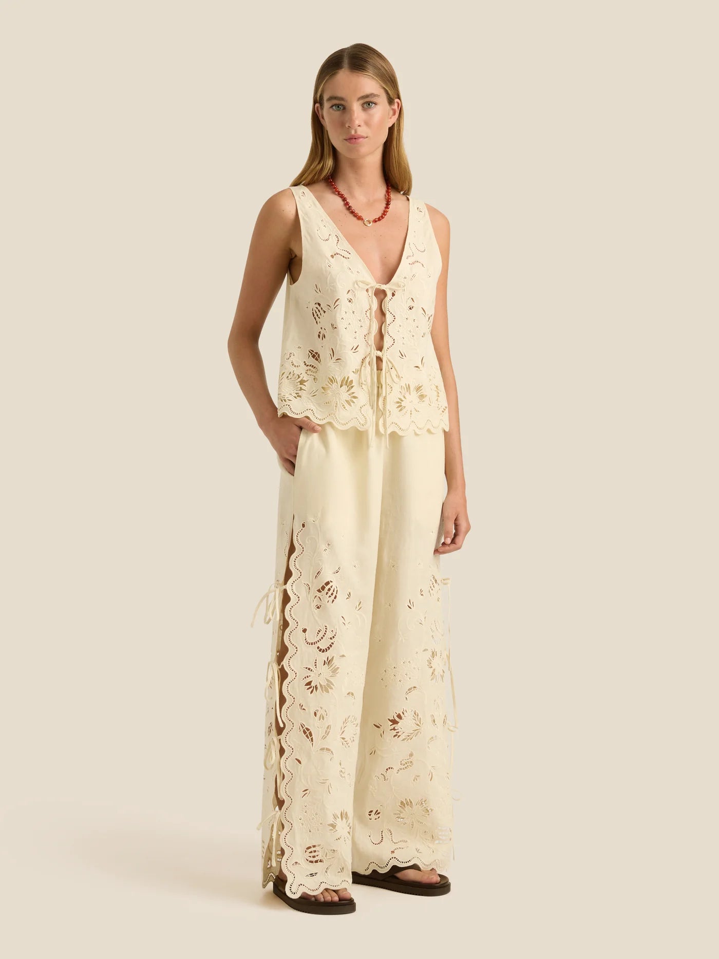 KAIA TOP SERPENTINE BRODERIE