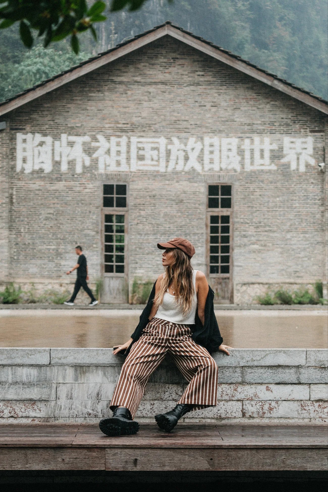 GABBI - STRIPED MID-WAIST CORD PANTS