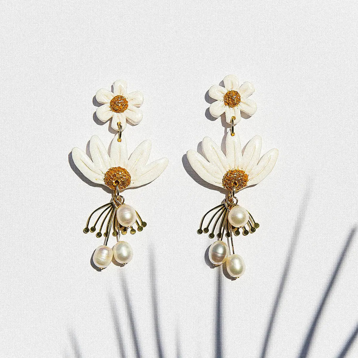 WHITE PEARL BLOSSOMS EARRINGS