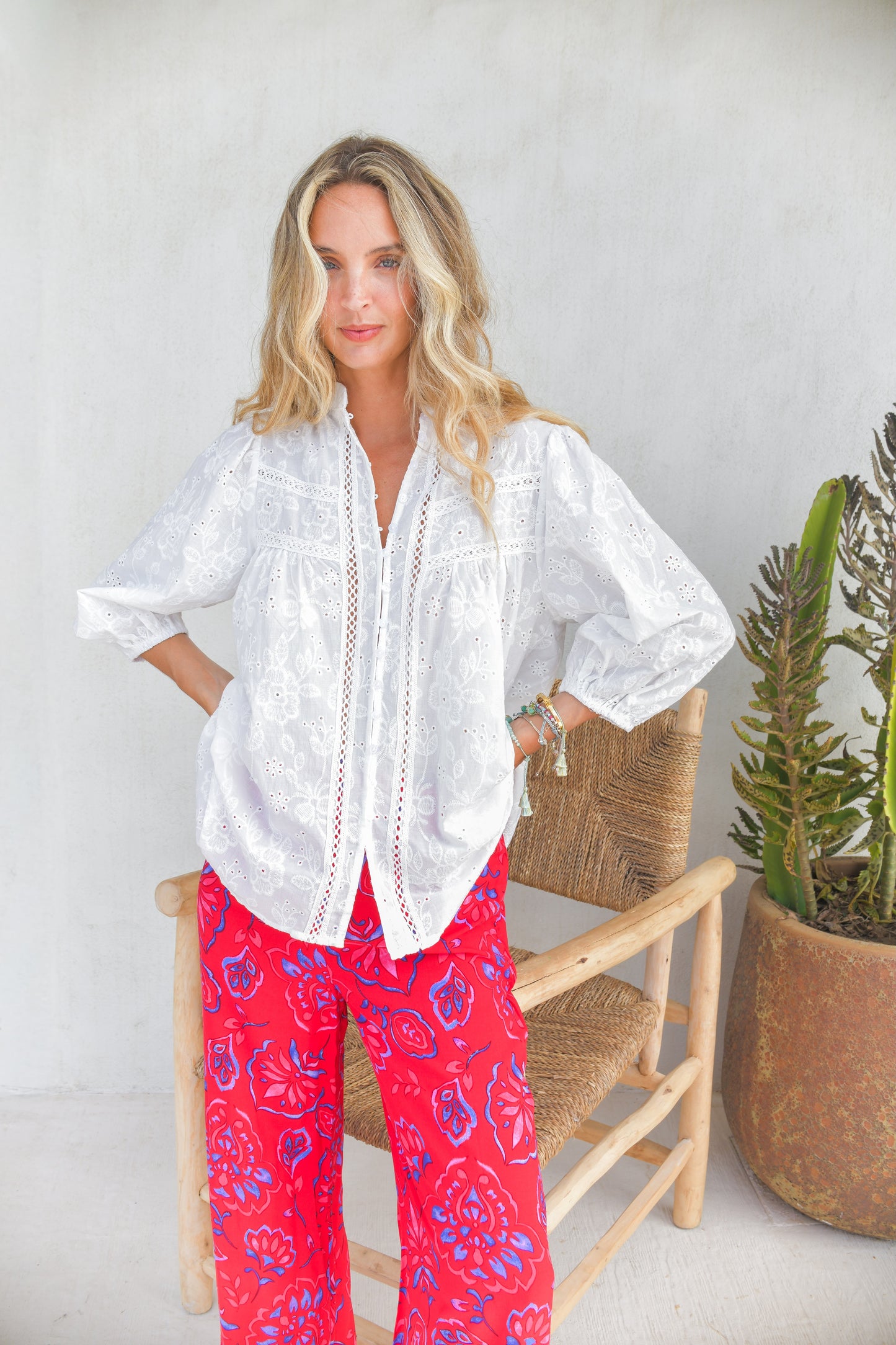 MOONFLOWER EMBROIDERED BEE BLOUSE