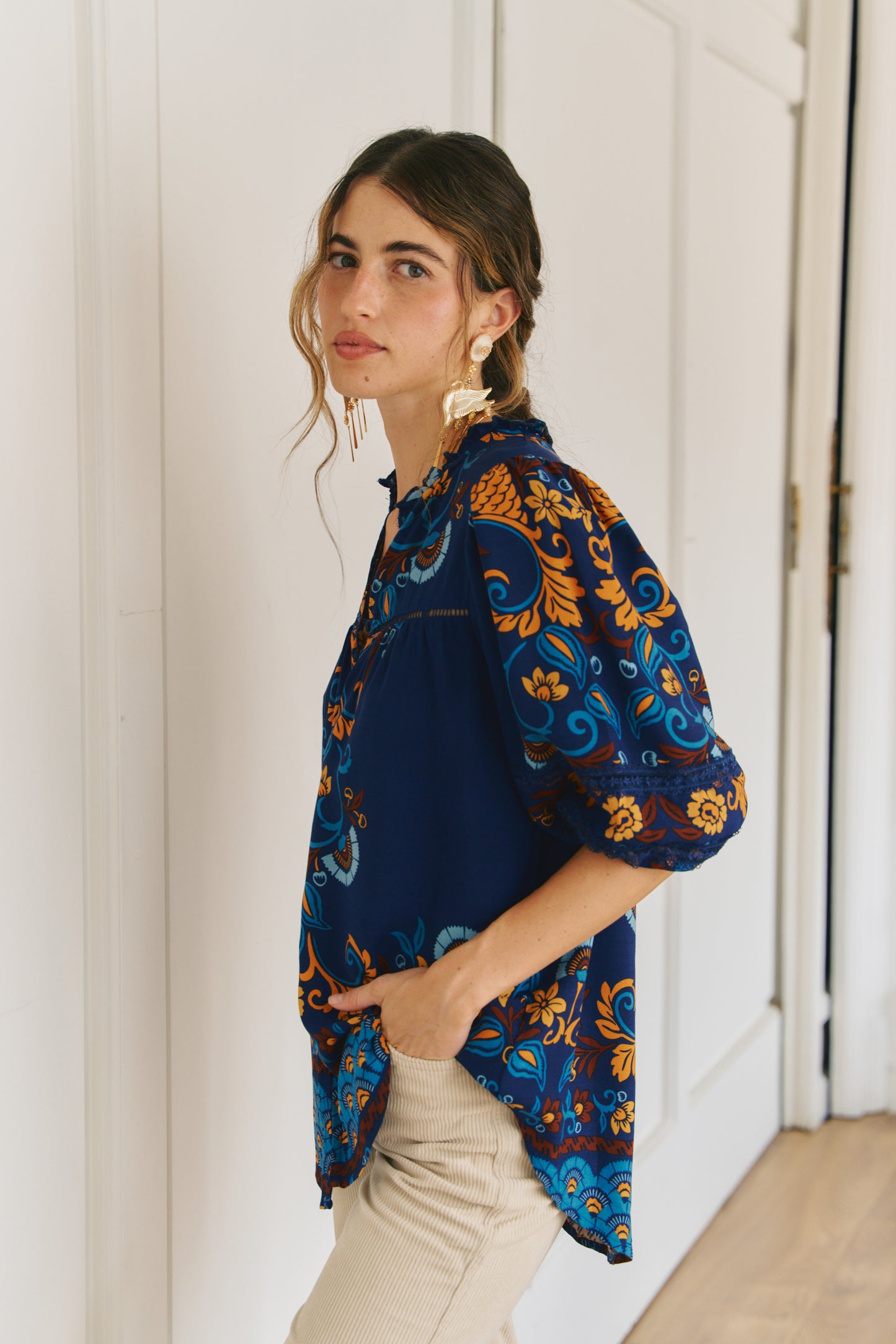 MOON DANCE PRINT CYRA BLOUSE
