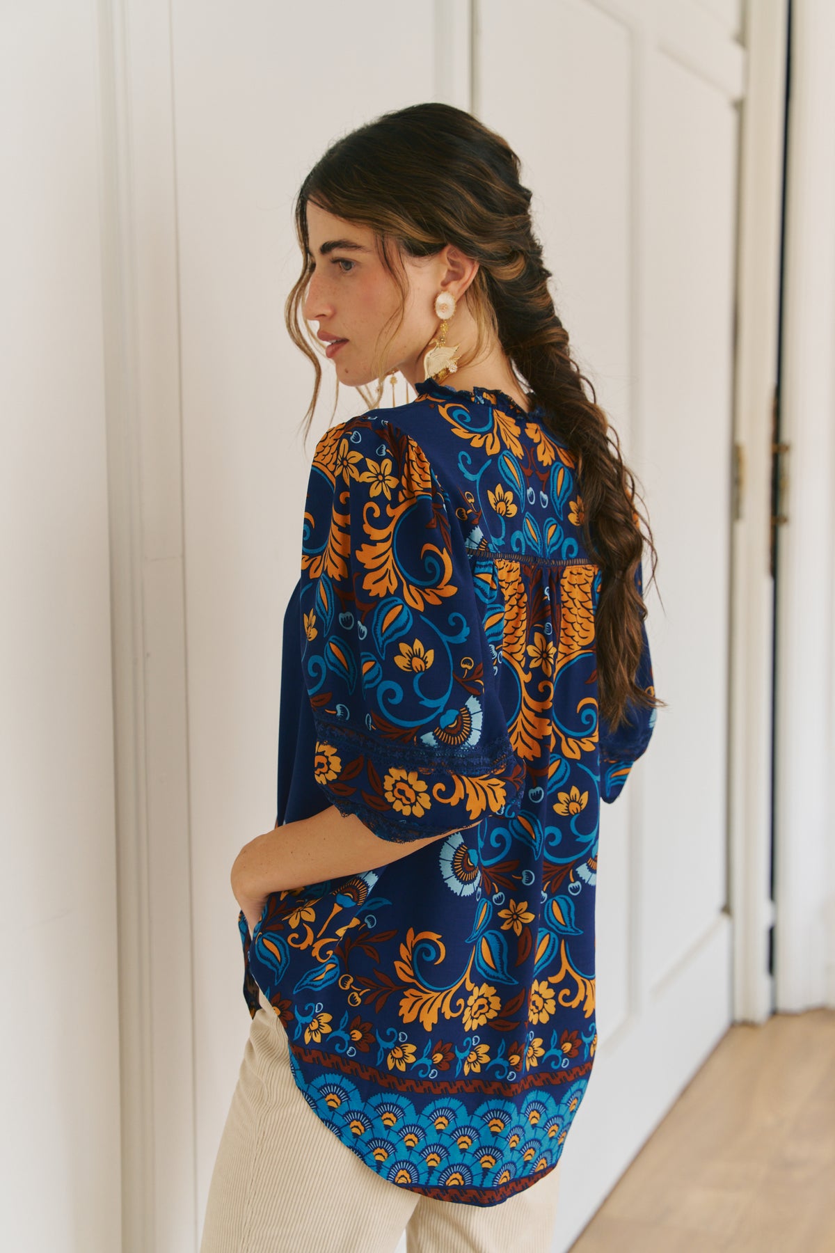 MOON DANCE PRINT CYRA BLOUSE