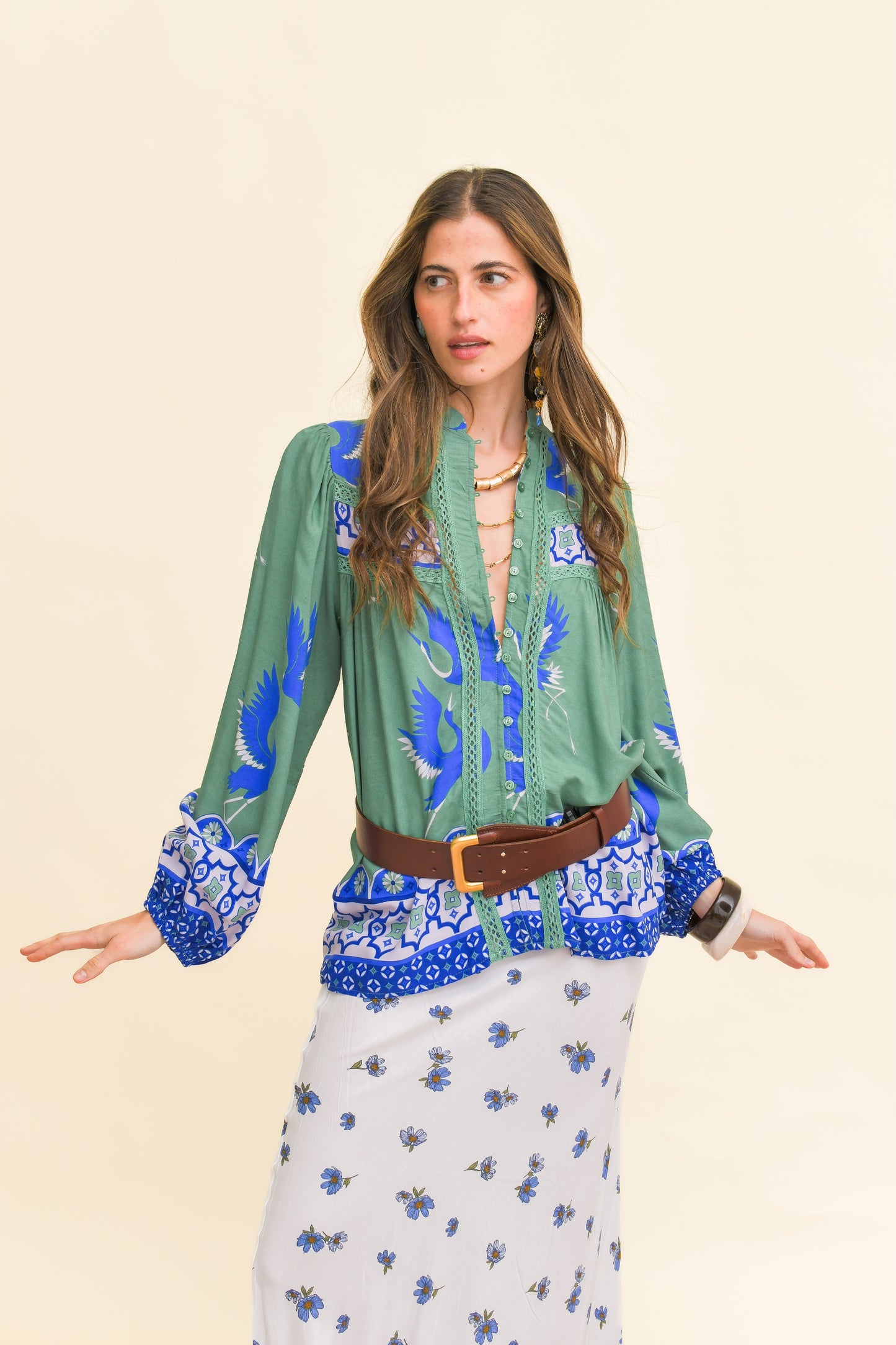 BLUE BIRD PRINT BEE BLOUSE