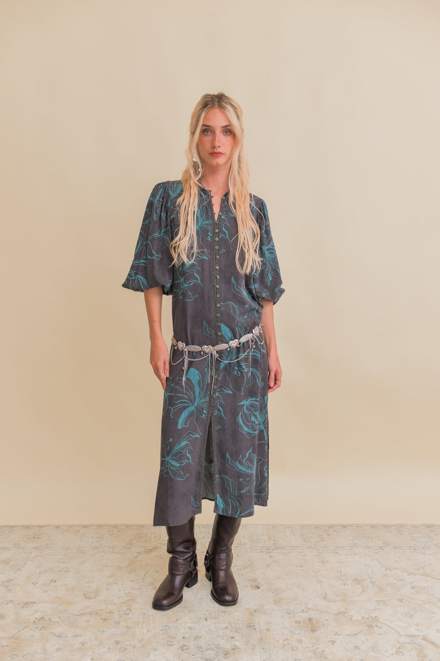 MIDNIGHT LILLY PRINT WHITNEY MIDI DRESS