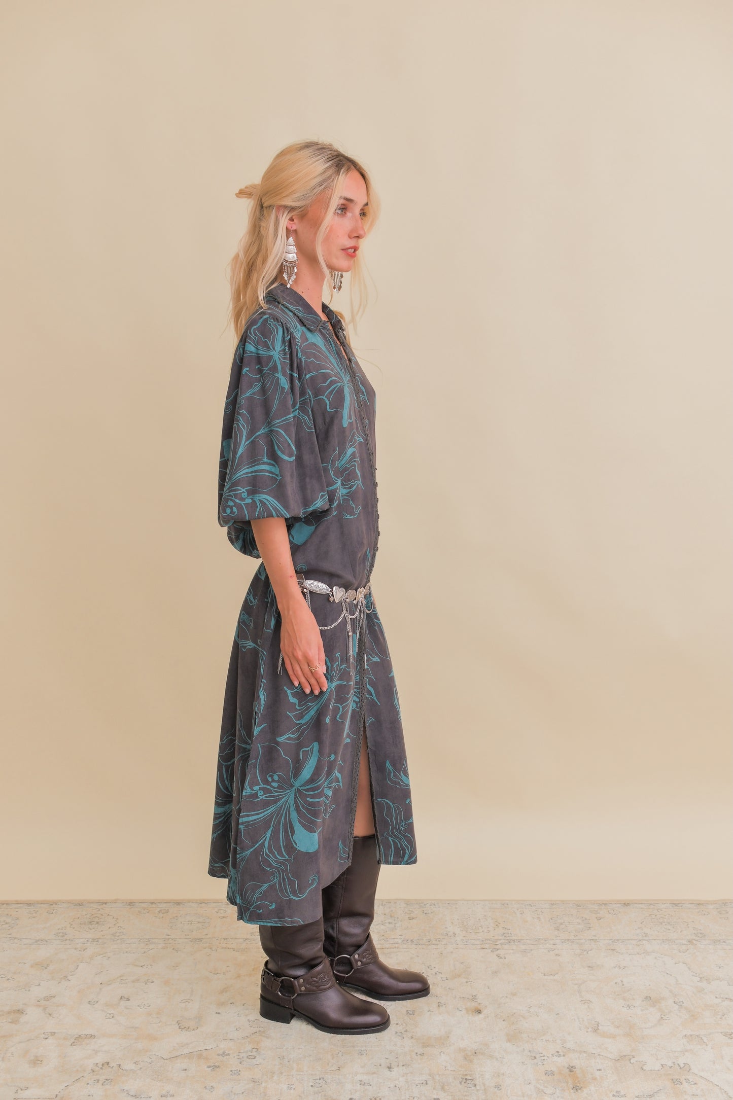 MIDNIGHT LILLY PRINT WHITNEY MIDI DRESS