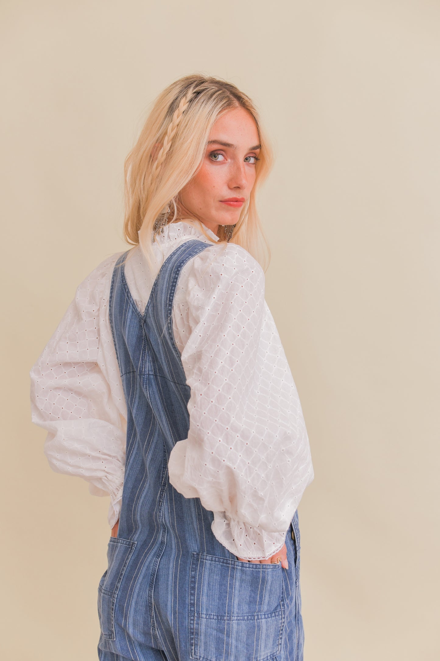 EMBROIDERED WHITE TATIANA BLOUSE