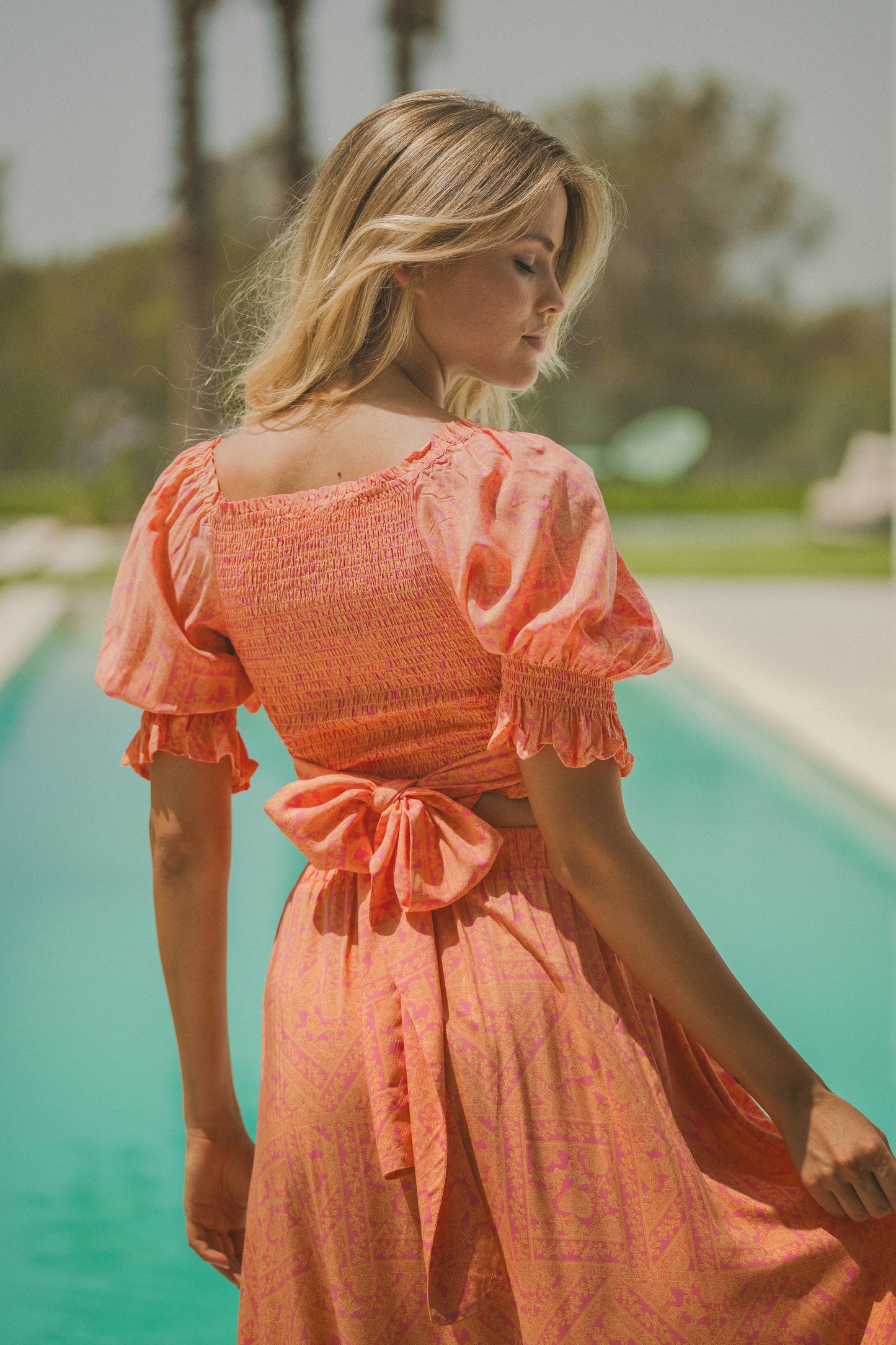 FALDA MAXI CON ESTAMPADO PEACH PARADISE