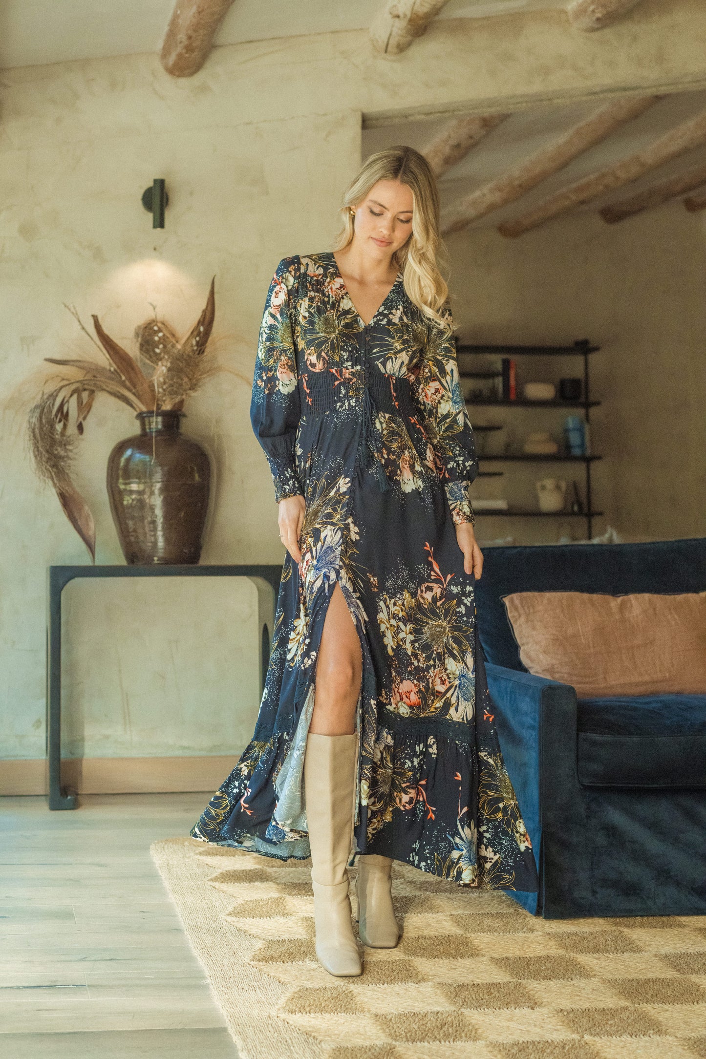 VESTIDO MAXI SABRINA CON ESTAMPADO DE BOMBAS DE FLORES