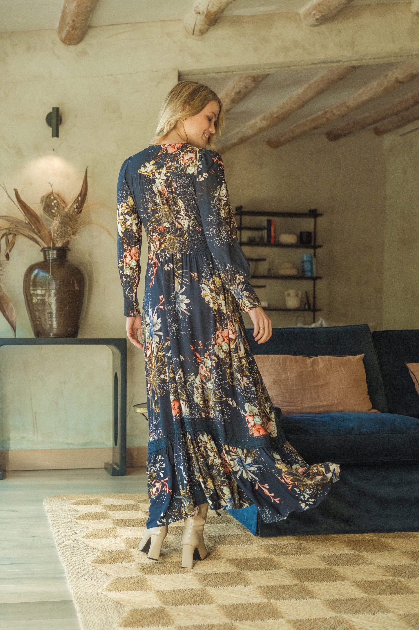 VESTIDO MAXI SABRINA CON ESTAMPADO DE BOMBAS DE FLORES