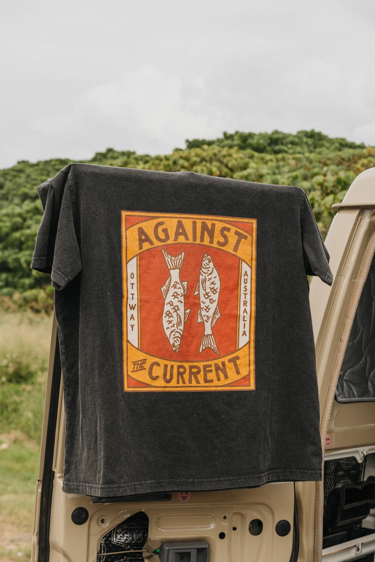 AGAINST THE CURRENT T-SHIRT - WASHED BLACK